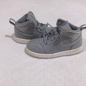 AIR JORDAN 1 MID 'GREY WHITE'
